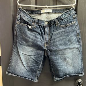 Men’s signature Levi Strauss jean shorts